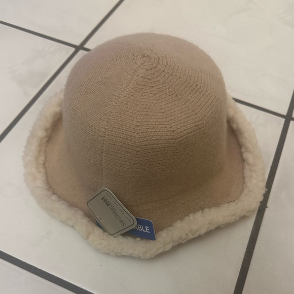 Bucket hat - Picture 3 of 4